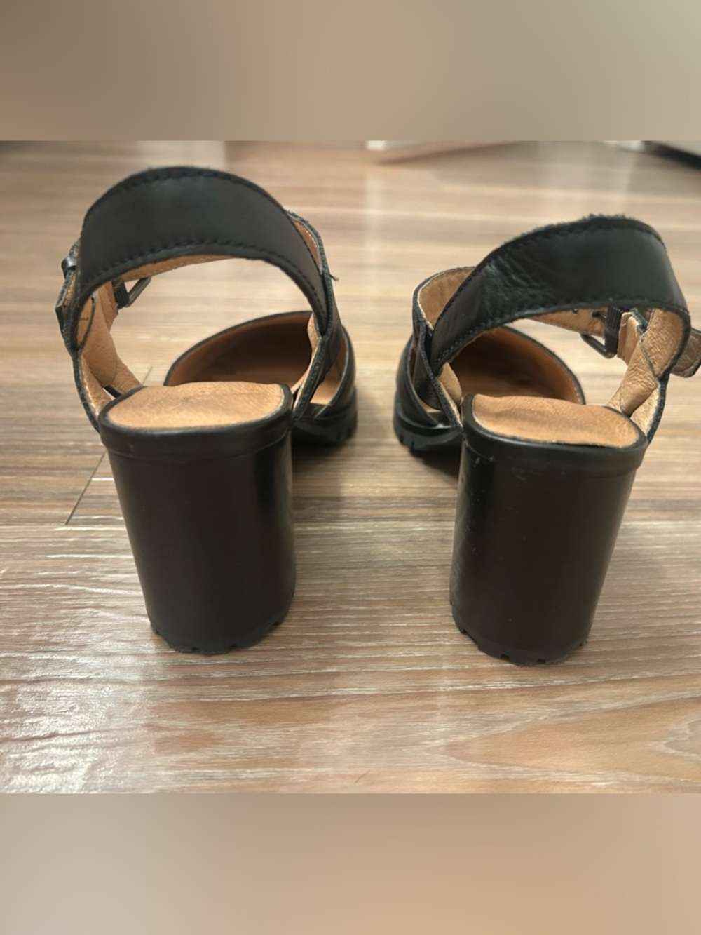 Madewell Black Leather Slingback shoes. Super comfortable! Size 7 - Picture 3 of 5